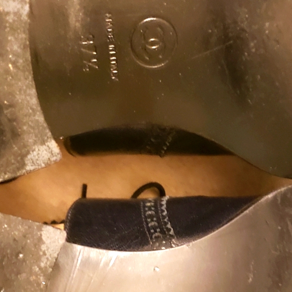 Chanel leather ankle strap loafers - Picture 11 of 15